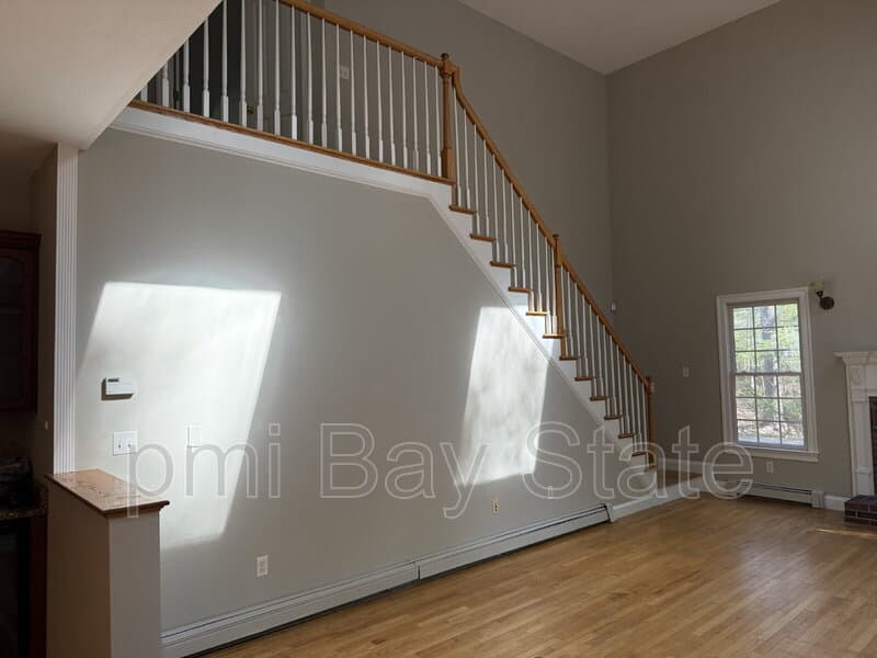 Upton House: 164 South St