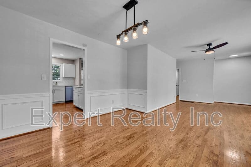 Alabaster House: 1064 Caribbean Circle