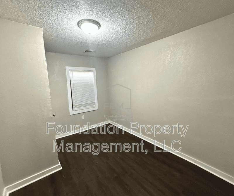 Memphis House: 1371 East Trigg Avenue