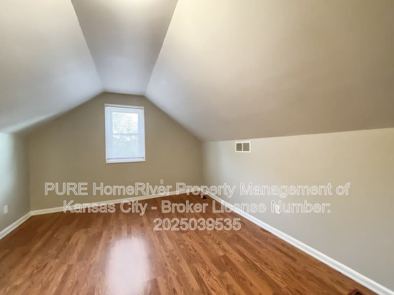 Kansas City House: 8009 N Congress Ave