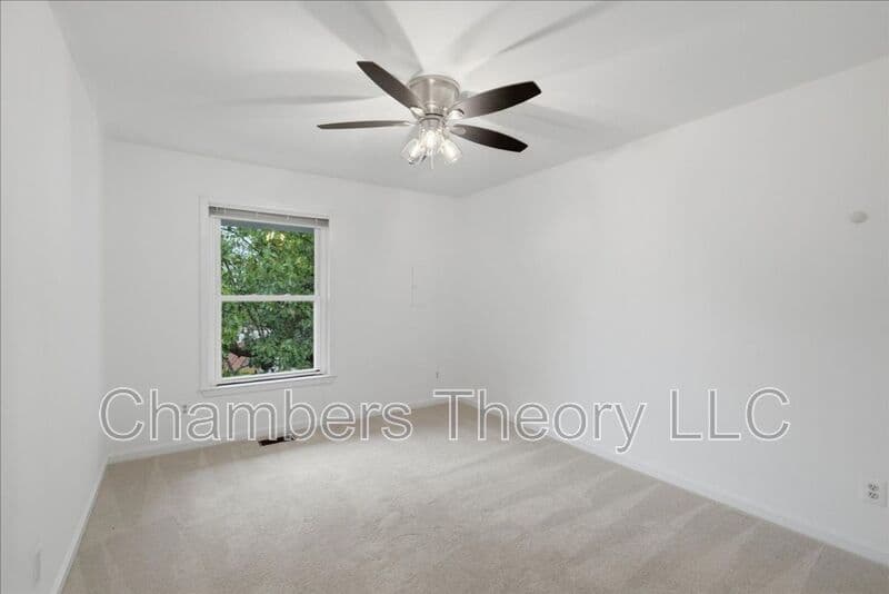 Arlington Condo: 2101 N Rolfe St