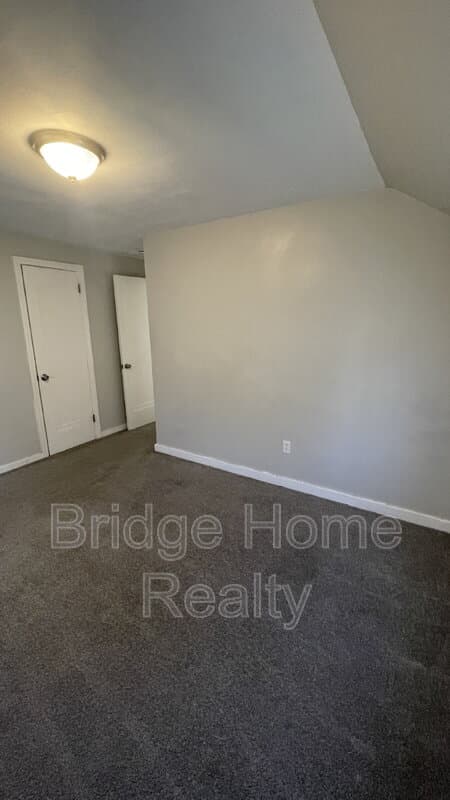 Pittsburgh House: 63 West Bellecrest Avenue