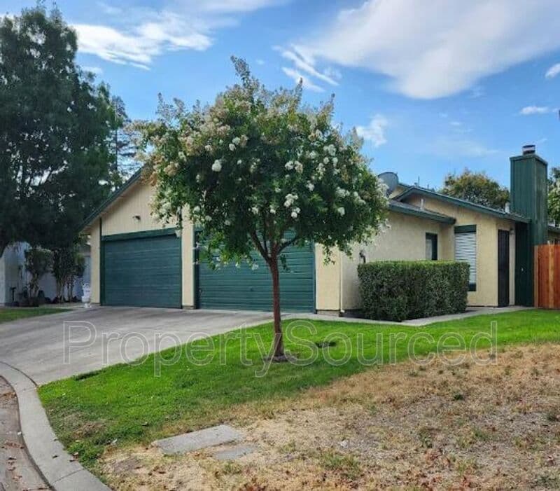 Manteca Condo: 1296 Spruce Lane