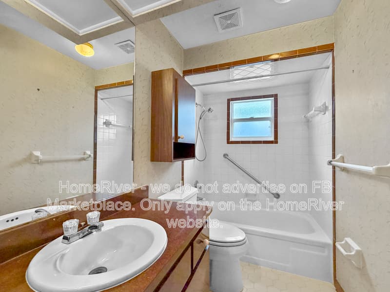 Winter Haven House: 3357 Dexter Dell SE