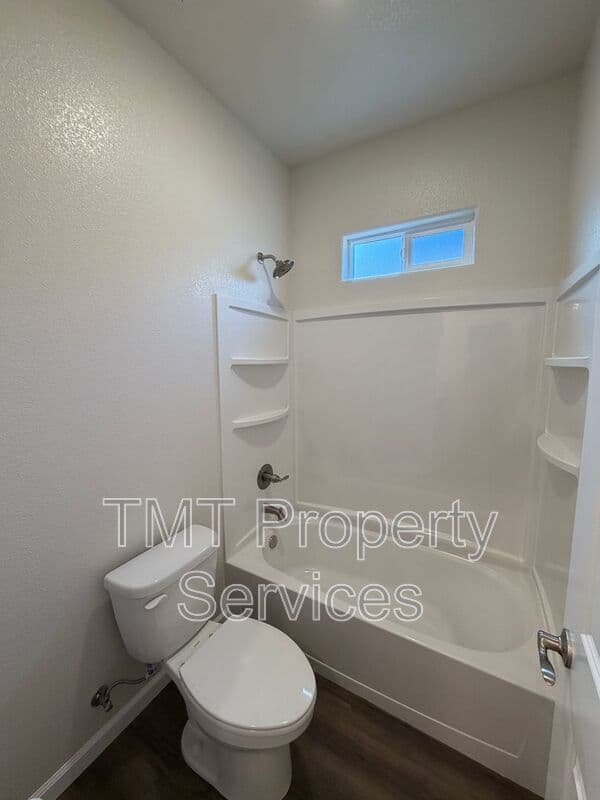 Elk Grove House: 9106 Turnbull Court