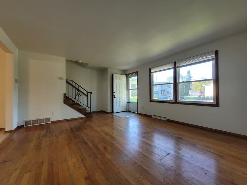 Neenah Condo: 1118 Melrose Court