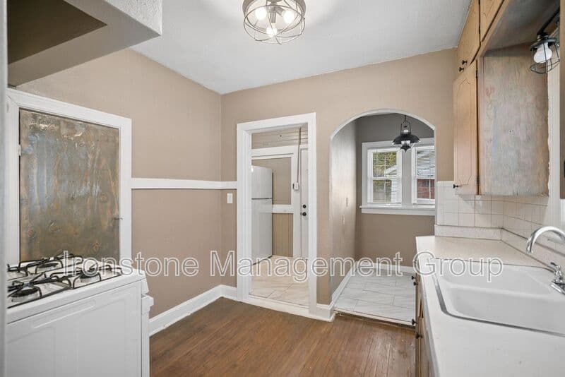 Tulsa House: 1412 S Florence Place