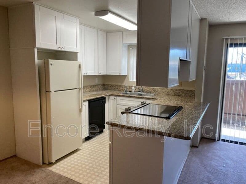 Chula Vista Condo: 616 Oaklawn Avenue