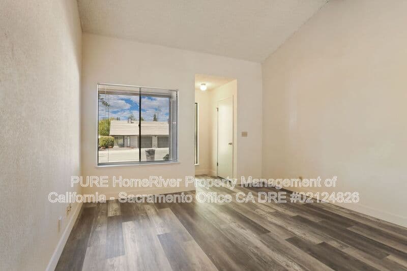 Fair Oaks House: 8128 Deseret Ave