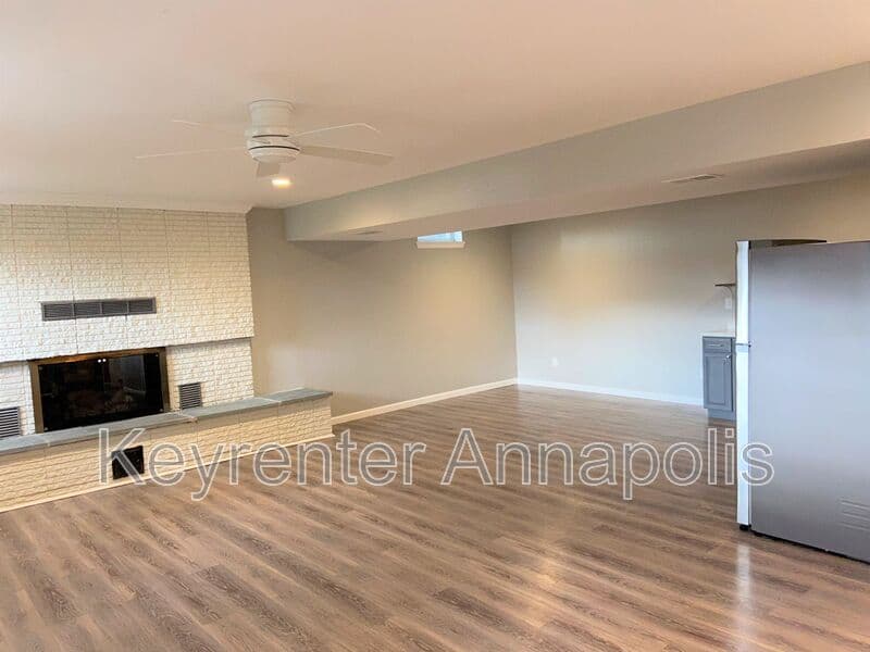 Crownsville House: 840 Valentine View