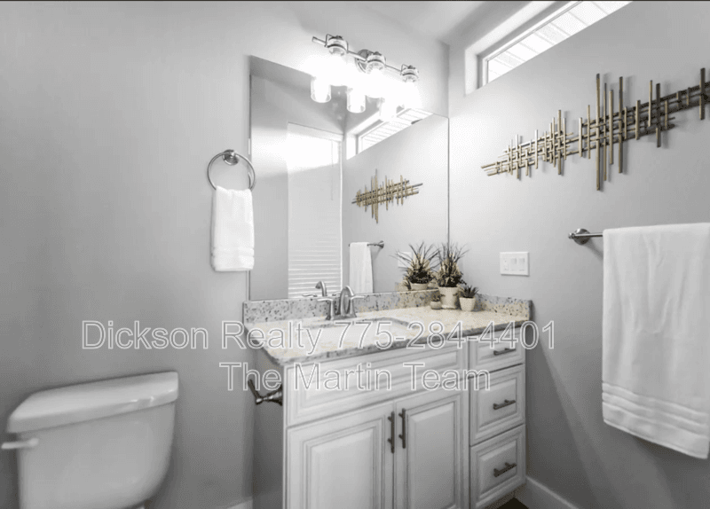 Reno House: 740 Bluffs Court
