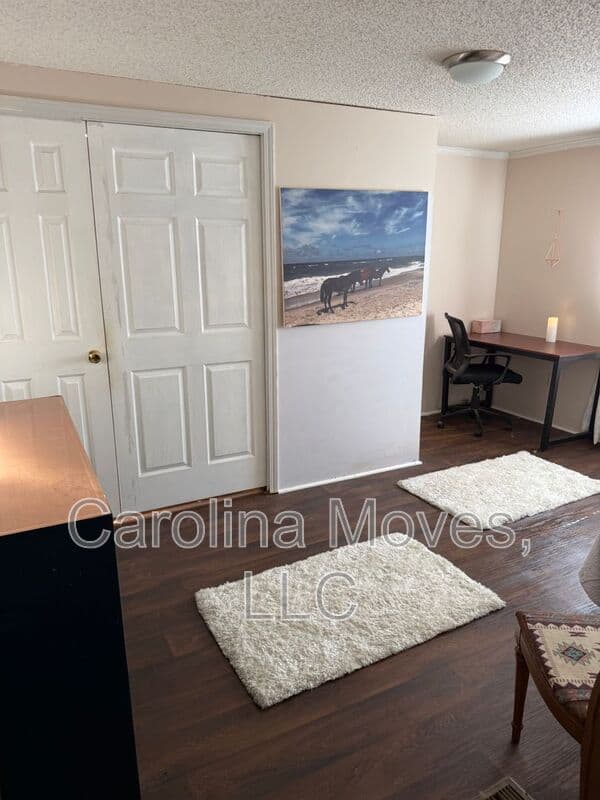 Gray Court Condo: 906 Rolling Meadows Road