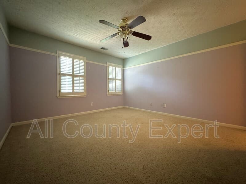 Roswell House: 11820 Highland Colony Drive