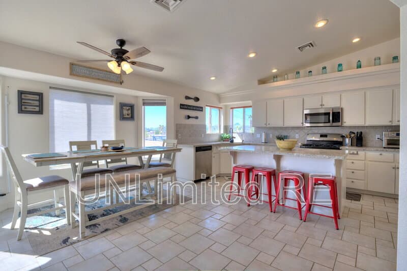 Lake Havasu City House: 304 Acoma Blvd S