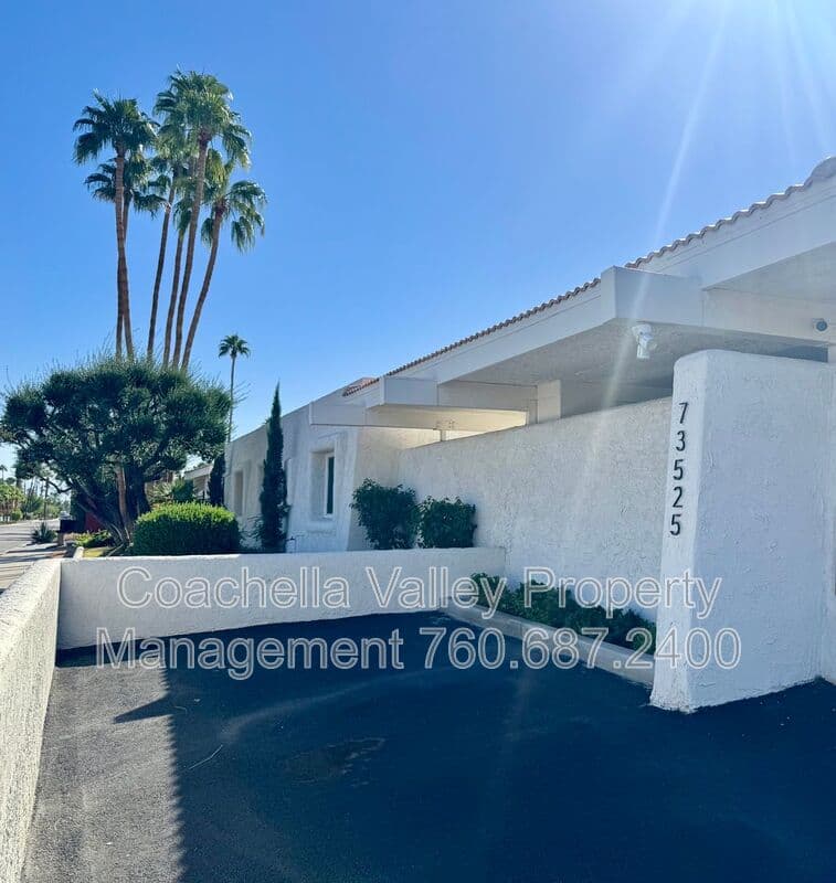 Palm Desert House: 73525 Shadow Mountain Dr