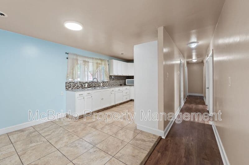 Augusta House: 2325 Cadden Road