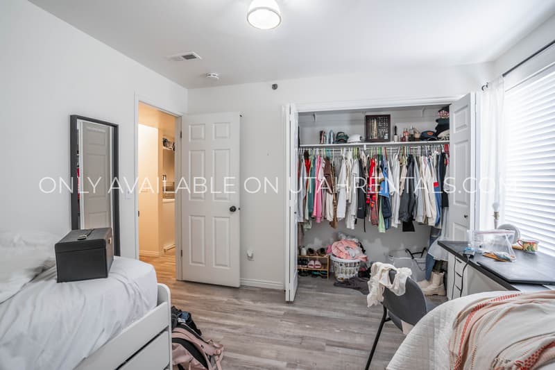 Provo House: 760 N 800 E
