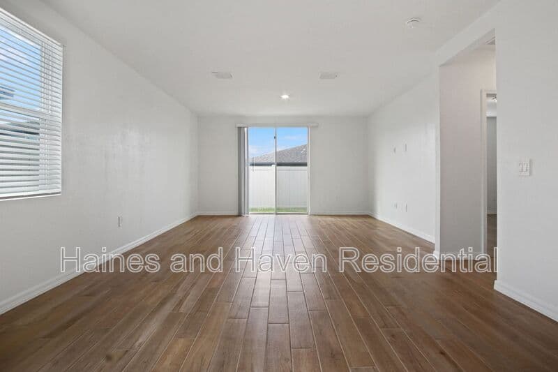 Haines City House: 1378 Current Pl