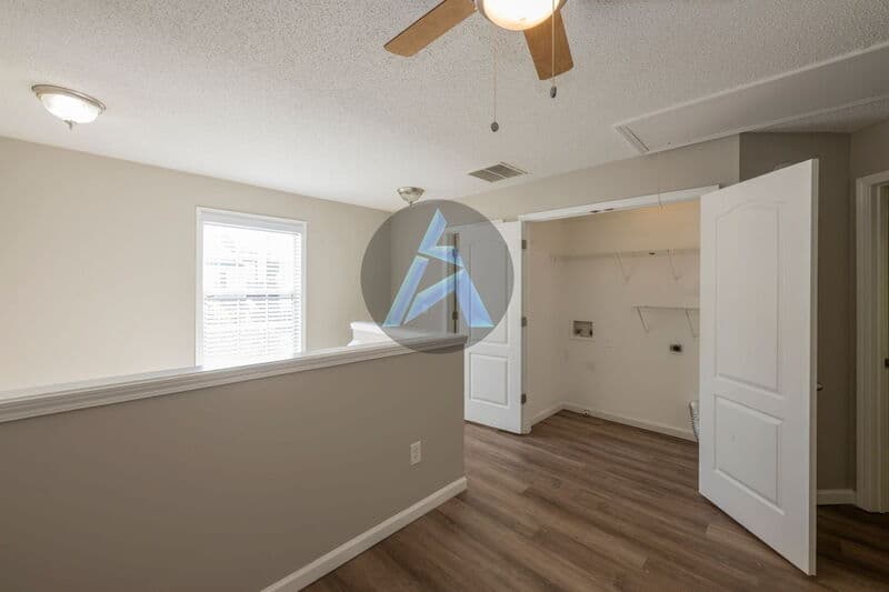 Woodstock Townhome: 437 Red Coat Ln