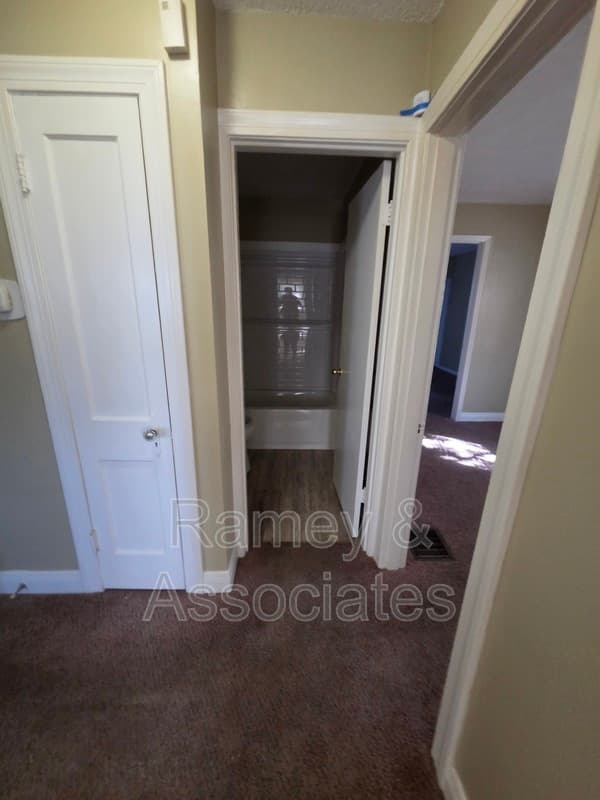 Louisville House: 1091 Bicknell Ave