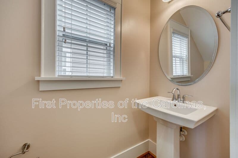 Rock Hill House: 799 Herrons Ferry Rd.