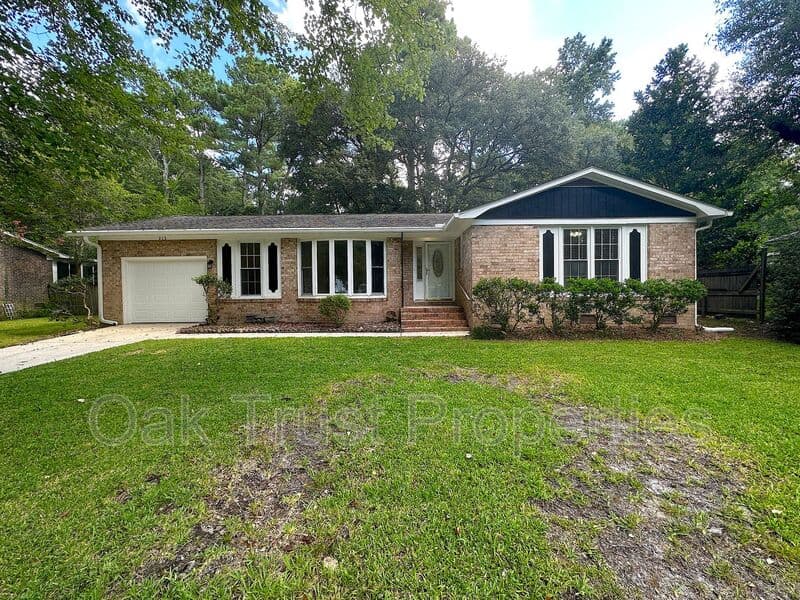 Summerville House: 213 Jimbo Road