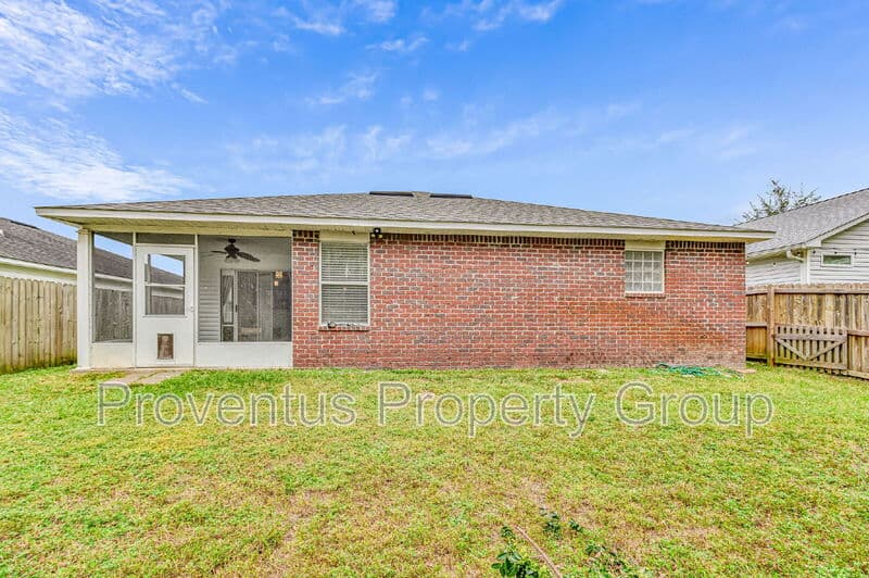 Navarre House: 2058 Catline Circle
