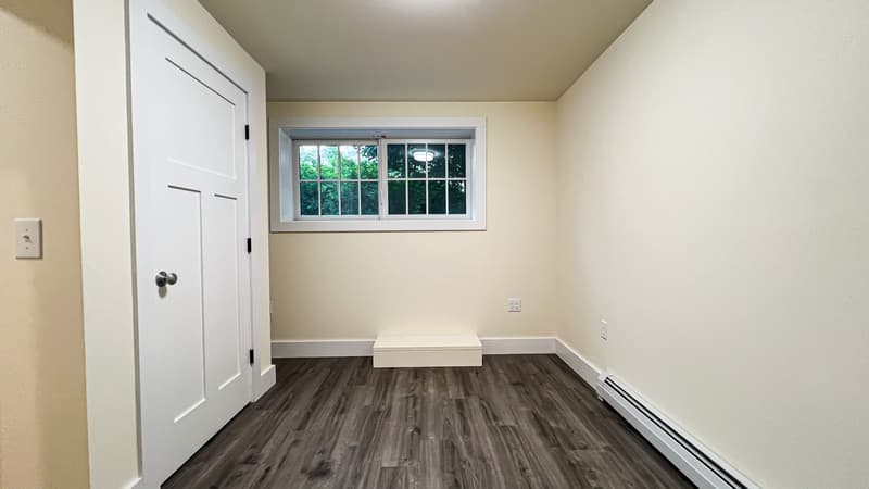 Burlington Condo: 21 Hungerford Terrace, Unit 3