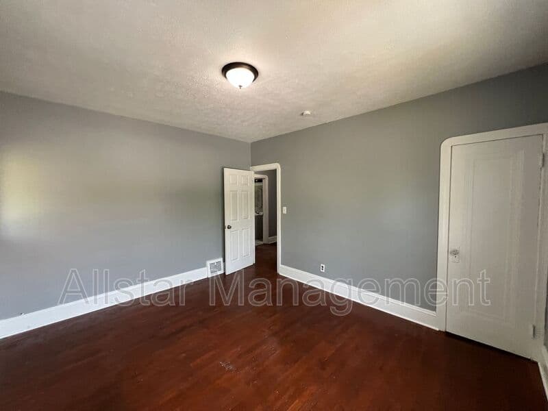Cleveland Condo: 3255 E 139th Street