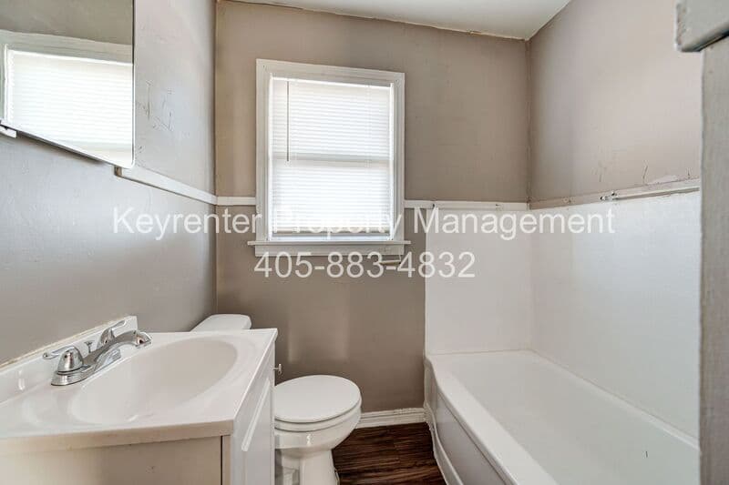 Oklahoma City House: 316 SW 27th St - Unit 4