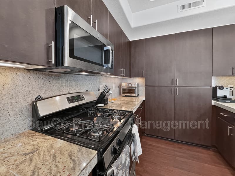 Beaverton House: 2200 Northeast Redelfs Way