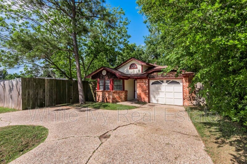 Huntsville House: 610 Normal Park Dr