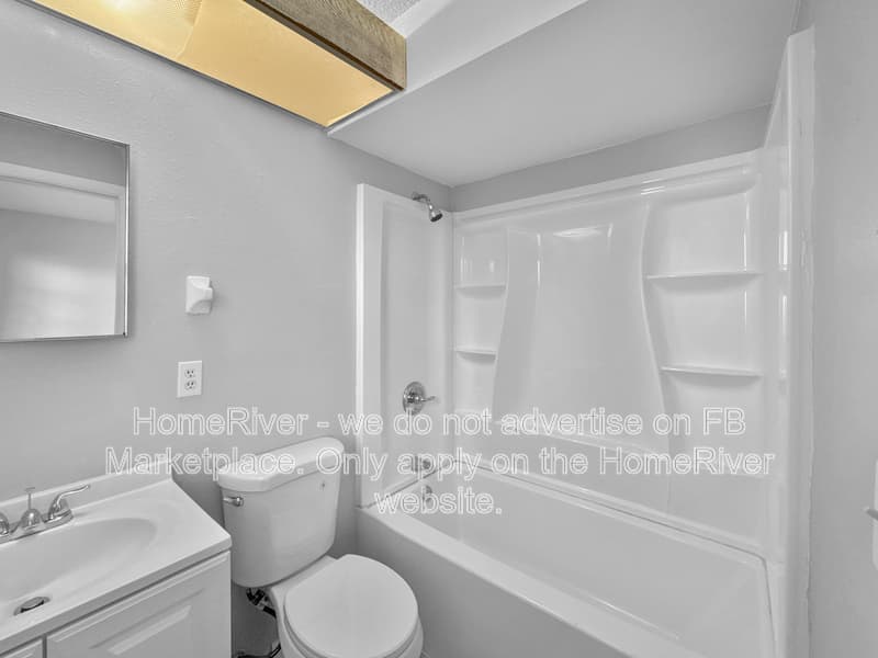 Bradenton House: 903 63rd Ave W