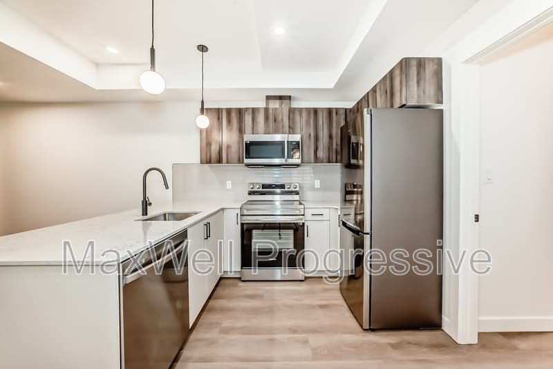 Edmonton Townhome: 15720 103 Ave
