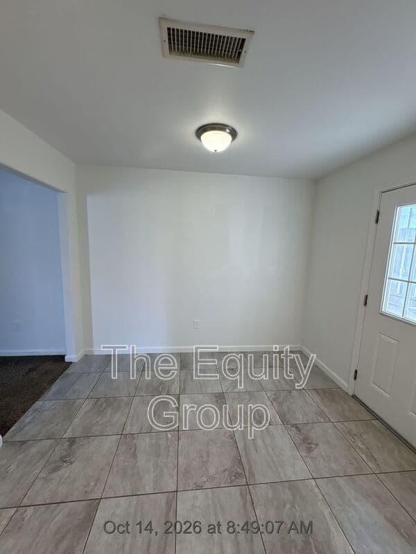 Hanford Condo: 2002 Parker Place
