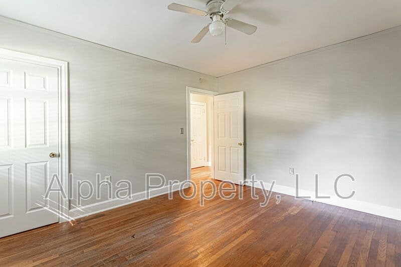 Greenville House: 123 LeGrand Blvd