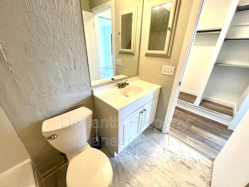 Moon Twp Condo: 800 College Park Drive