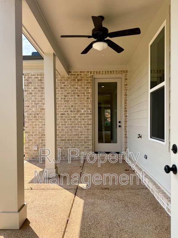 Collierville Townhome: 924 Aldwick Dr
