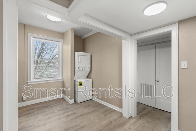 St. Louis Condo: 4209 Ellenwood Avenue - 202