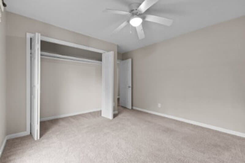Fayetteville House: 810 Whispering Pines Road