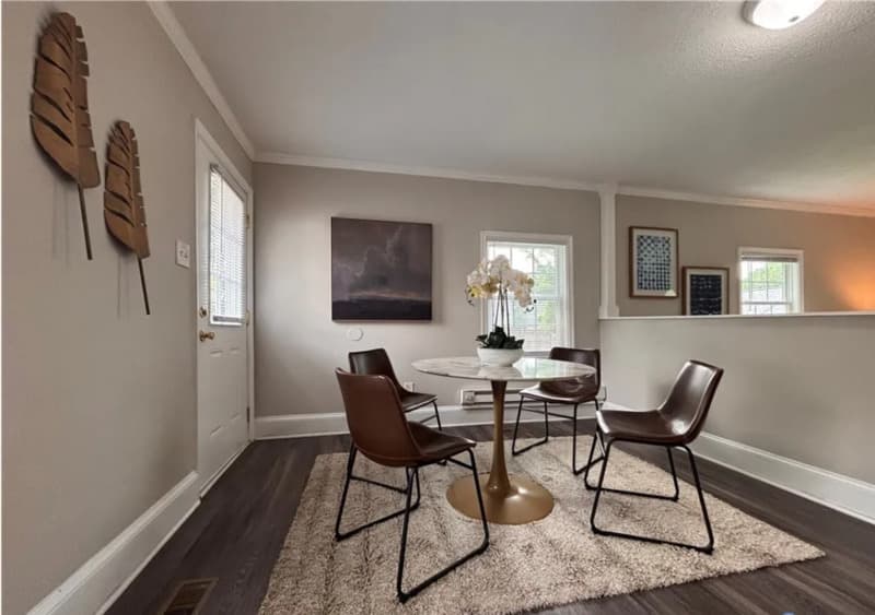 Richmond House: 2508 Robert Moore Cir