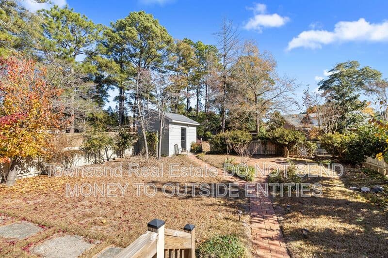 Fayetteville House: 315 Fairfield Dr.