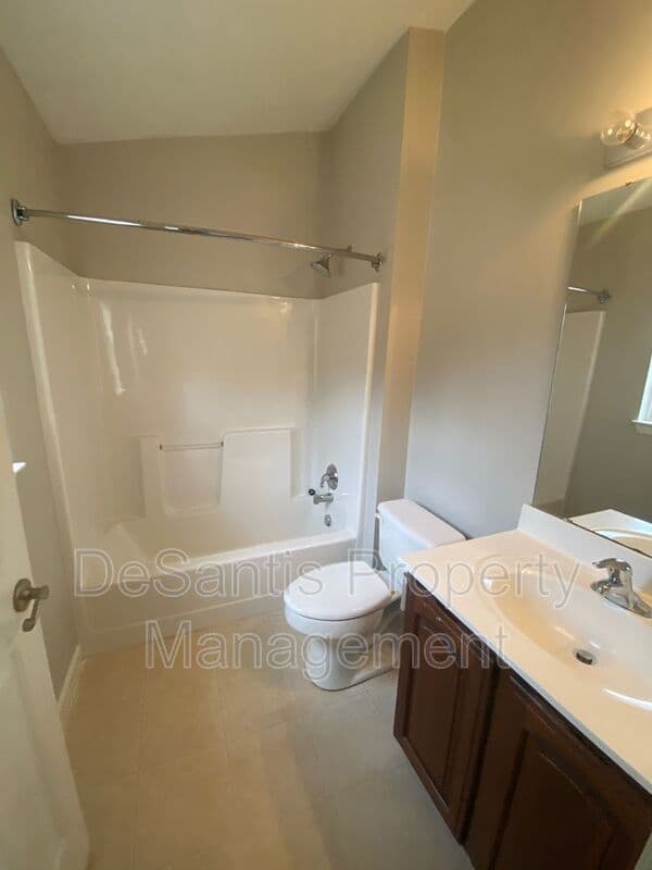 Mars Townhome: 640 Village Green Blvd East