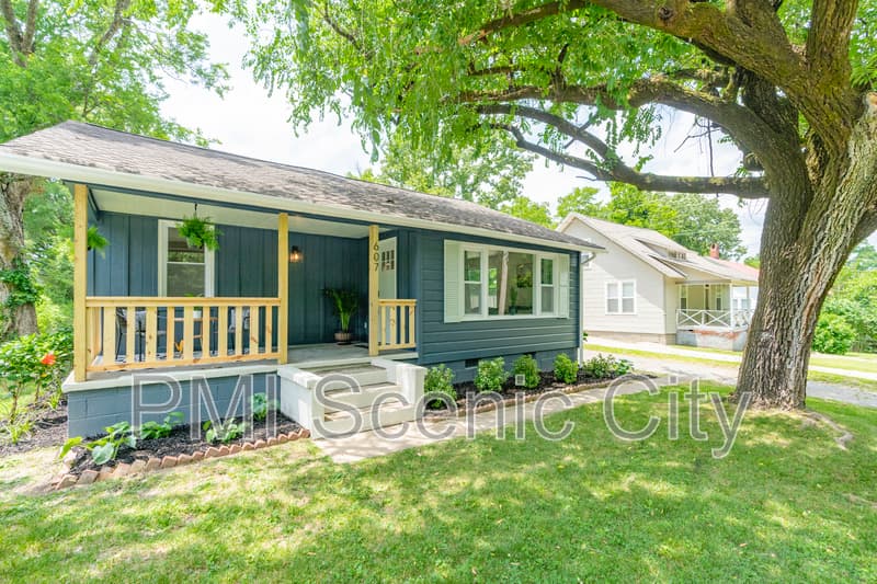 Chattanooga House: 607 Franklin St