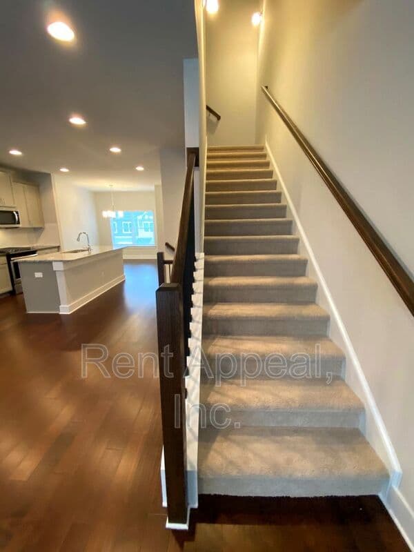 Doraville House: 3779 Oxford Circle