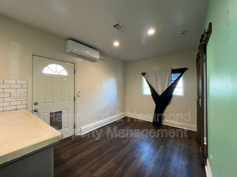 Van Nuys House: 15360 Leadwell St.