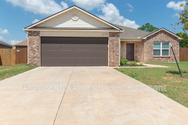 Harrah House: 3793 Louthea Lane