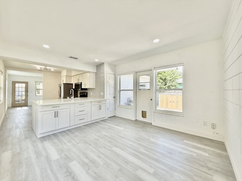 St. Petersburg House: 4426 4th Avenue North