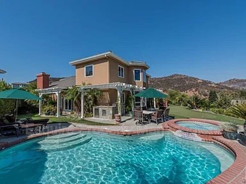 LAKE SHERWOOD House: 1674 BUSHGROVE CT