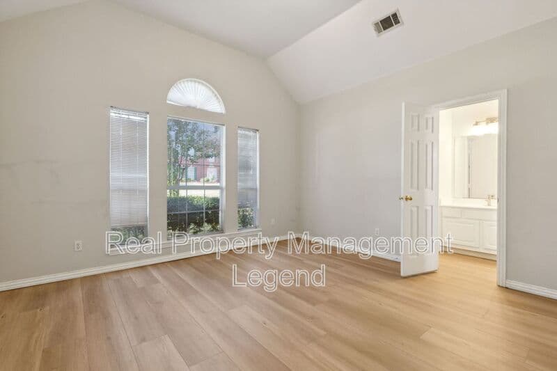 Plano House: 8012 Greenwood Dr